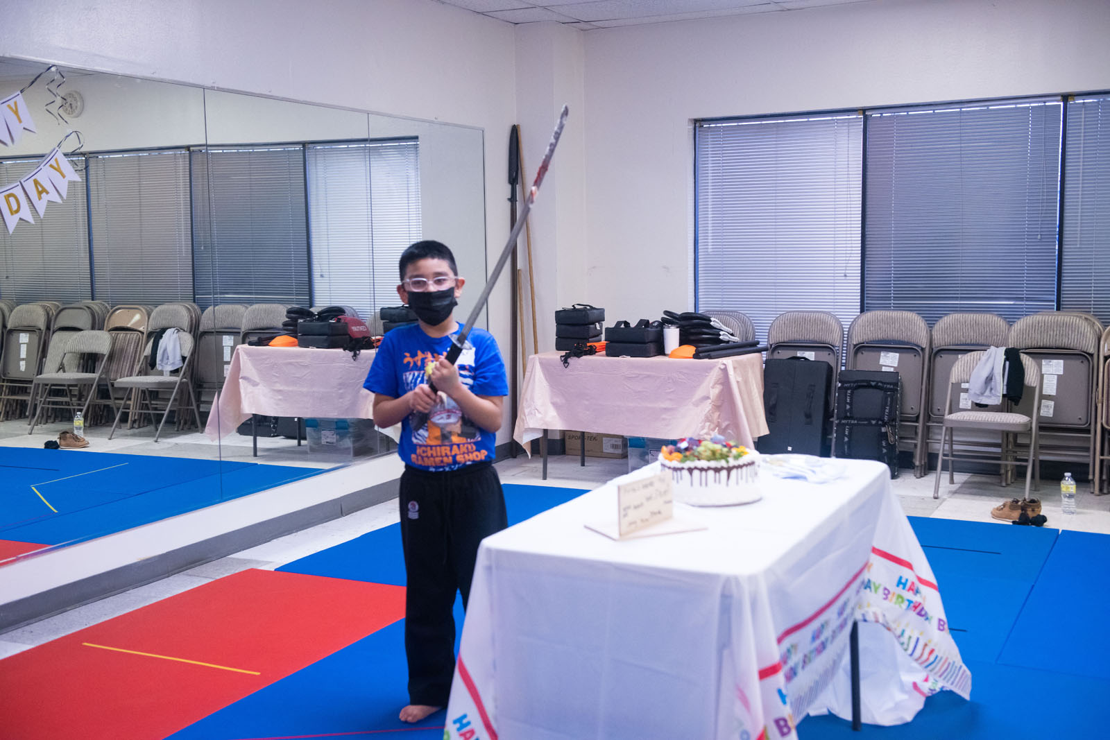 How Oscar Used a Big Sword to Chop his Birthday Cake!